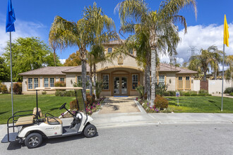 Jasmine Parke in Bakersfield, CA - Foto de edificio - Building Photo