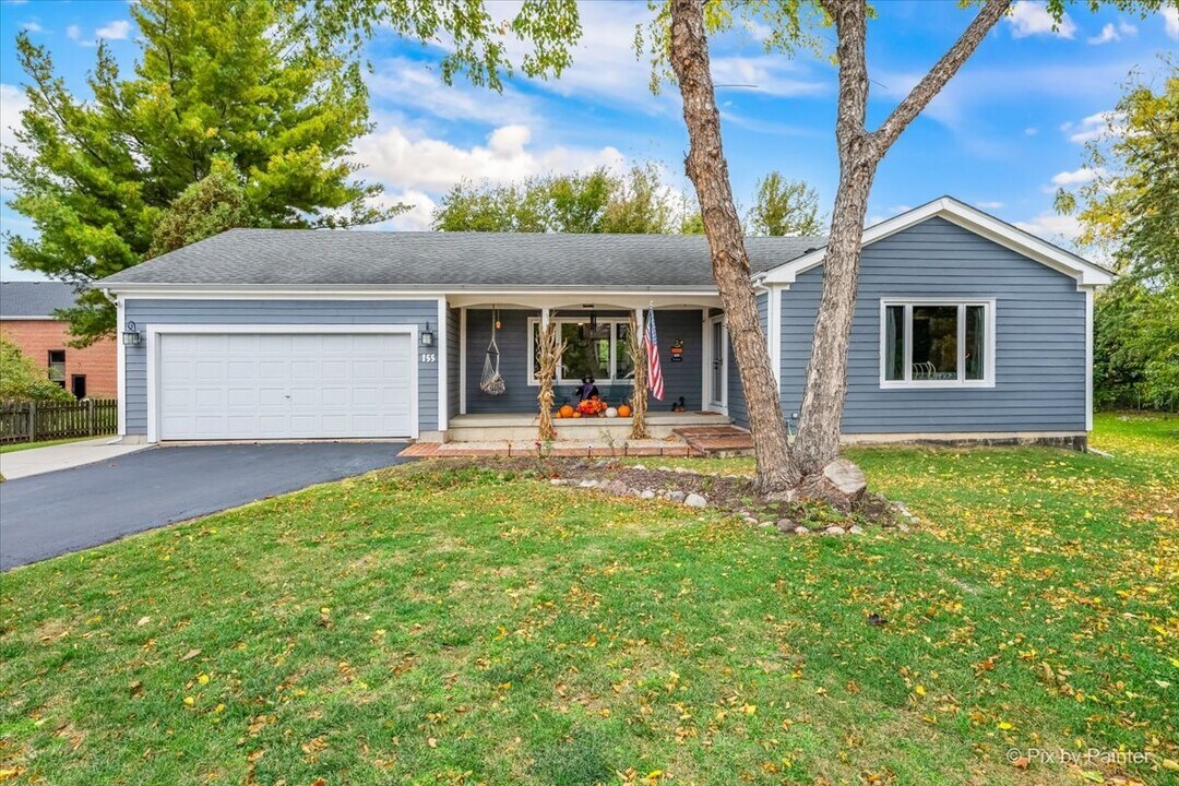 155 Lee Ann Ln in Woodstock, IL - Building Photo