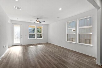 813 Saratoga Ln in Georgetown, TX - Building Photo - Building Photo