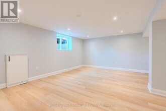 1337 Cedar St in Oshawa, ON - Building Photo - Building Photo