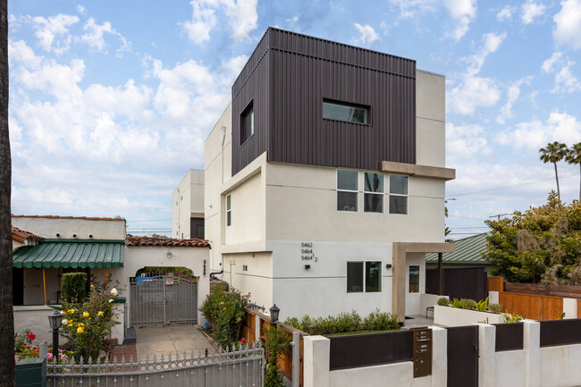 5462 Geer St in Los Angeles, CA - Foto de edificio - Building Photo