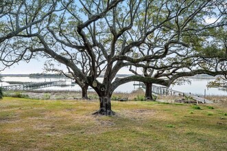 1019 W Oceanview Rd in Charleston, SC - Building Photo - Building Photo