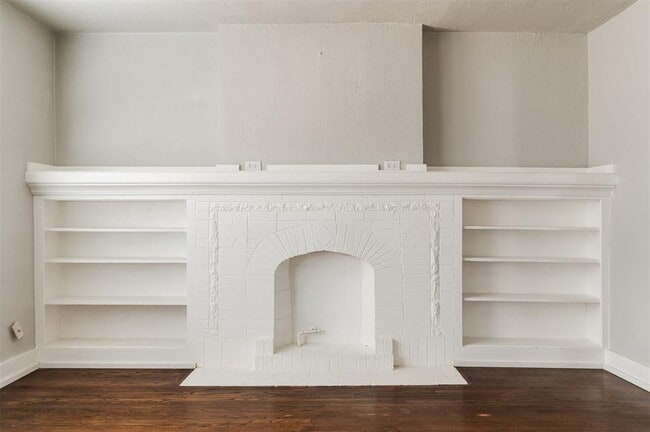 property at 2555 NW 20th St