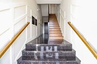 122 E 57th St photo'