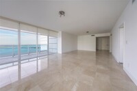 2127 Brickell Ave in Miami, FL - Building Photo - Building Photo