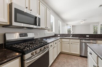 3565 E Vaughn Ct in Gilbert, AZ - Building Photo - Building Photo