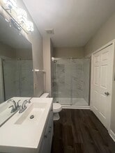 11619 Tomahawk Creek Pky, Unit L in Leawood, KS - Foto de edificio - Building Photo