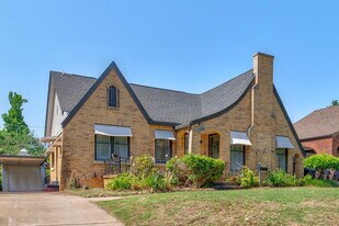 2708 NW 11th St in Oklahoma City, OK - Building Photo