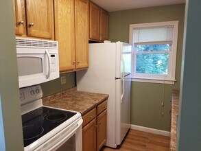 11 Farmgate Rd in South Berwick, ME - Building Photo - Building Photo