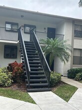 1254 S Military Trail in Deerfield Beach, FL - Building Photo - Building Photo