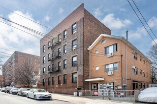 4126 73rd St in Woodside, NY - Building Photo