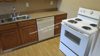 527 Midland Ave in Midland, PA - Building Photo - Building Photo