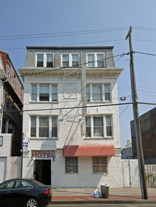 158 Beach 116th St in Far Rockaway, NY - Building Photo