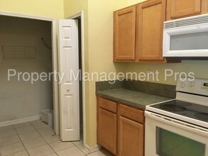 7920 Merrill Rd-Unit -UNIT 2012 in Jacksonville, FL - Building Photo - Building Photo