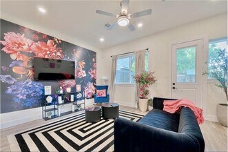 2909 Nagle St in Houston, TX - Building Photo - Building Photo