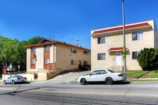 2703 Bellevue Ave in Los Angeles, CA - Foto de edificio - Building Photo