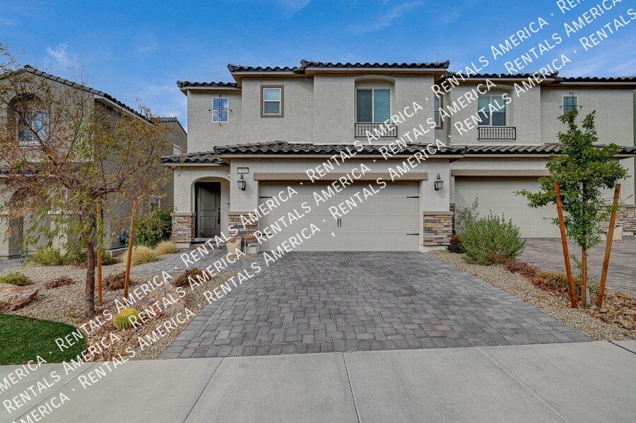 310 Quail Finch Dr in Henderson, NV - Building Photo