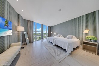 10225 Collins Ave in Bal Harbour, FL - Building Photo - Building Photo