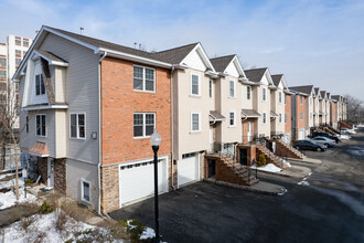 Riverside Apartments in Wallington, NJ - Building Photo - Building Photo