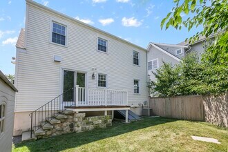 303 Lalley Blvd in Fairfield, CT - Building Photo - Building Photo