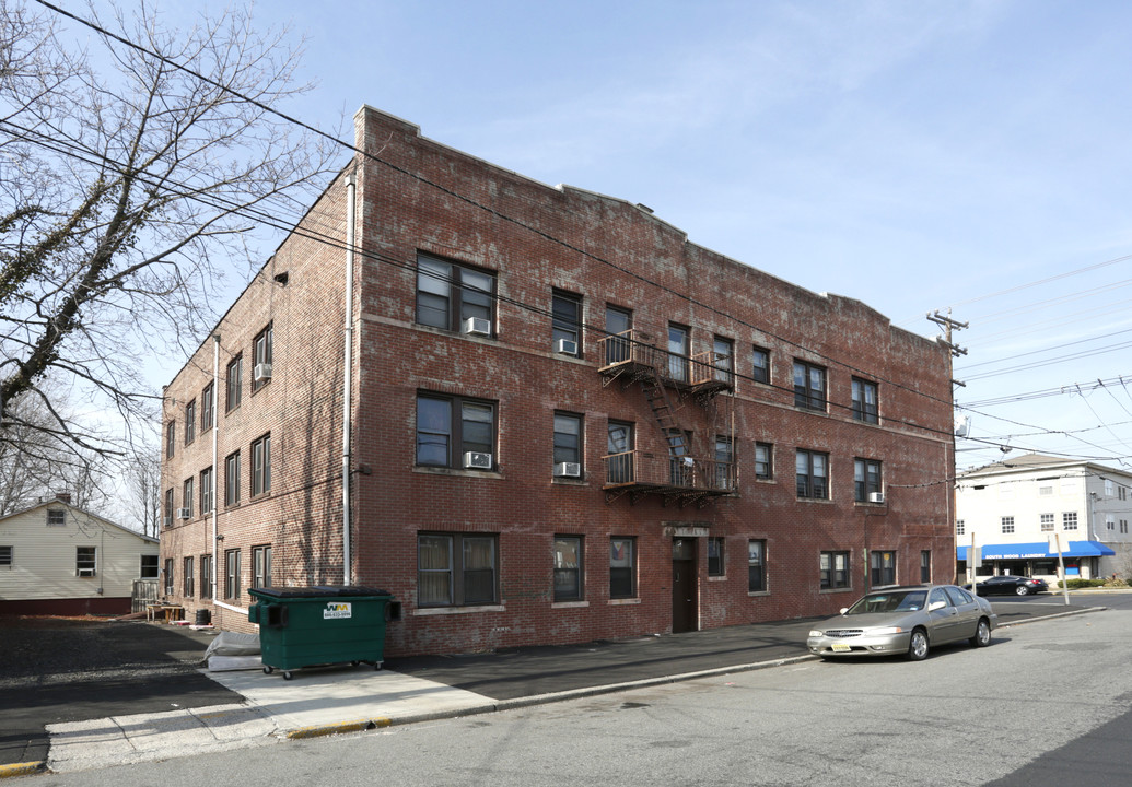 1420 S Clinton St in Linden, NJ - Building Photo