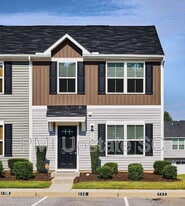 111 Fernside Ct in Greenville, SC - Building Photo