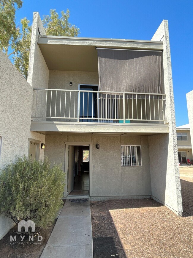 property at 2828 E Tierra Buena Ln