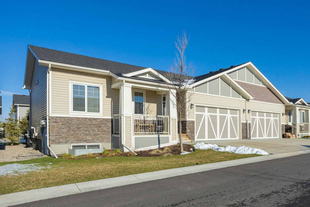 Villas Of Silverado in Calgary, AB - Building Photo