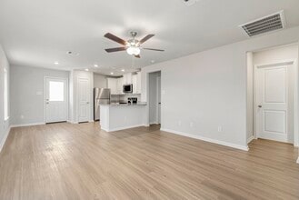 8203 Burnt Orchid Dr in Houston, TX - Building Photo - Building Photo