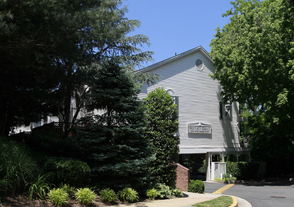 Spout Run Terrace in Arlington, VA - Building Photo