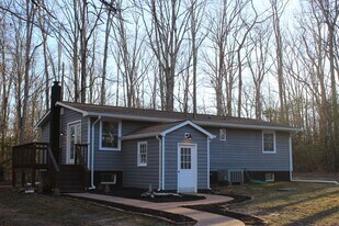 9033 Rapidan Dr in Fredericksburg, VA - Building Photo