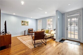 1207 Linden Pl in Pittsburgh, PA - Building Photo - Building Photo