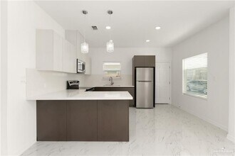 5712 Notre Dame Ave in McAllen, TX - Building Photo - Building Photo