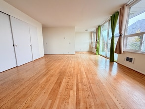 2012 Thorndyke Ave W, Unit 3 in Seattle, WA - Foto de edificio - Building Photo