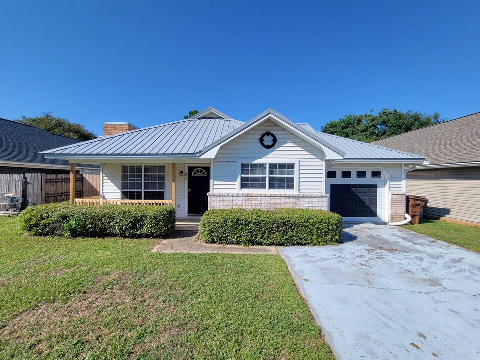 3217 Birdseye Cir in Gulf Breeze, FL - Building Photo