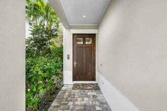 436 NE Wavecrest Way in Boca Raton, FL - Building Photo - Building Photo