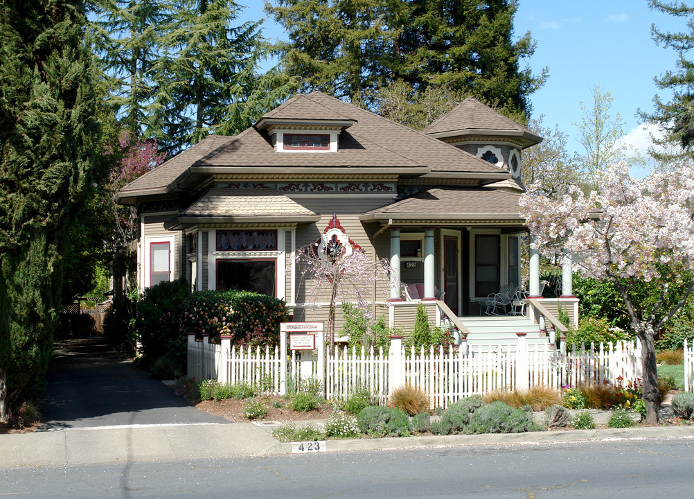 423 Matheson St in Healdsburg, CA - Building Photo