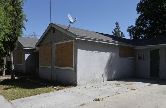 Fourplex in Riverside, CA - Foto de edificio - Building Photo