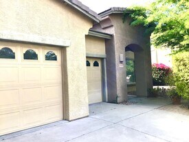 11645 N Peaceful Night Rd in Oro Valley, AZ - Building Photo