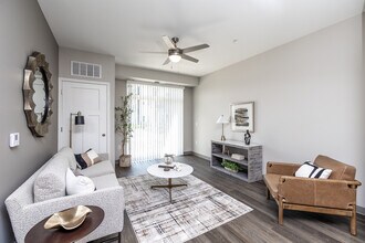1200 Jade Apartments in Clear Lake, IA - Foto de edificio - Interior Photo