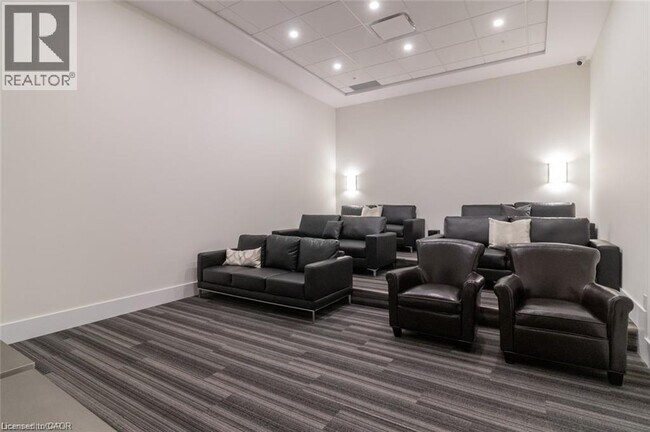 100 Garment St in Kitchener, ON - Building Photo - Building Photo