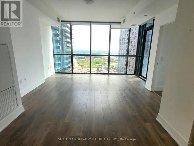 2916 Hwy 7 in Vaughan, ON - Building Photo - Building Photo