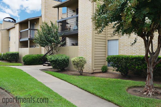 Carriage Glen Apartments in Rosenberg, TX - Foto de edificio - Building Photo