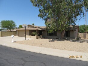 11246 N 50th Dr in Glendale, AZ - Building Photo - Building Photo