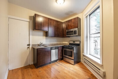 1226 N Dearborn St, Unit A2 in Chicago, IL - Foto de edificio - Building Photo