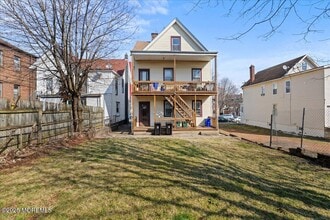 104 Welton St in New Brunswick, NJ - Building Photo - Building Photo
