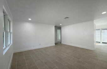 736 Neil Rd in West Palm Beach, FL - Building Photo - Building Photo