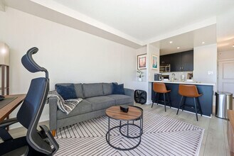 899 Pine St in San Francisco, CA - Building Photo - Building Photo