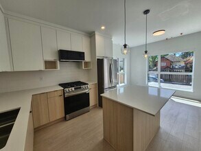 2629-2629 Millstream Rd in Victoria, BC - Building Photo - Building Photo
