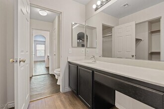 227 Palmarosa St in Henderson, NV - Building Photo - Building Photo